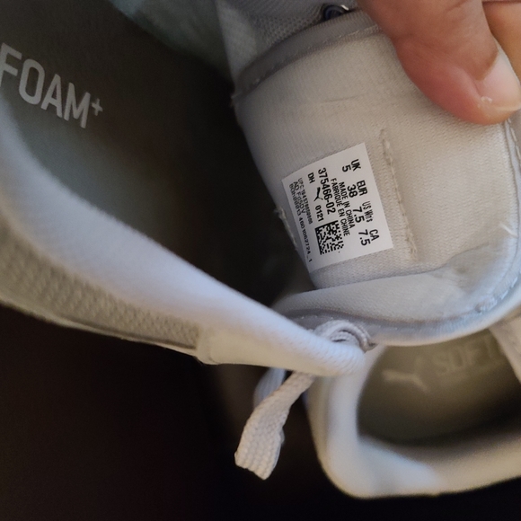Puma Women's Sneakers Size 7.5 - Picture 4 of 4